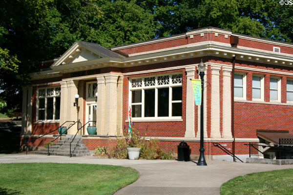 Carnegie Center (former public library) (1911) (606 John Adams St.). Oregon City, OR.
