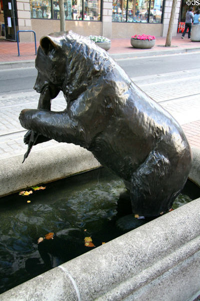 Bear statue of "Animals in Pools" (1986) by Georgia Gerber. Portland, OR.