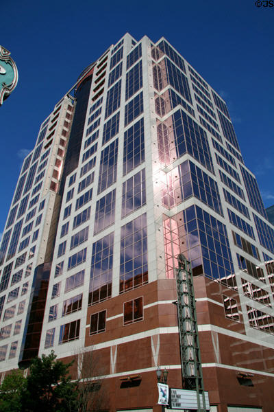 1000 Broadway (1991) (23 floors) (SW Broadway). Portland, OR. Architect: BOORA Architects.