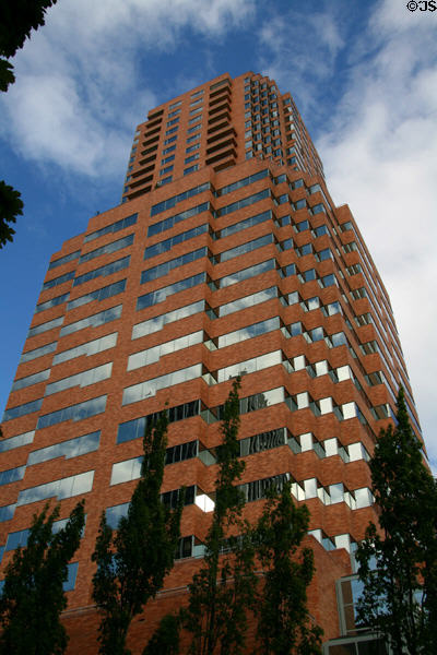 KOIN Center (1984) (35 floors) (222 SW Columbia). Portland, OR. Architect: Zimmer Gunsul Frasca Partnership.