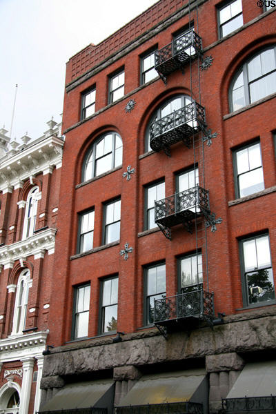 New Market Annex (1889) (5 floors) (58-66 SW 2nd Ave.). Portland, OR. Style: Richardsonian Romanesque. Architect: McCaw & Martin.