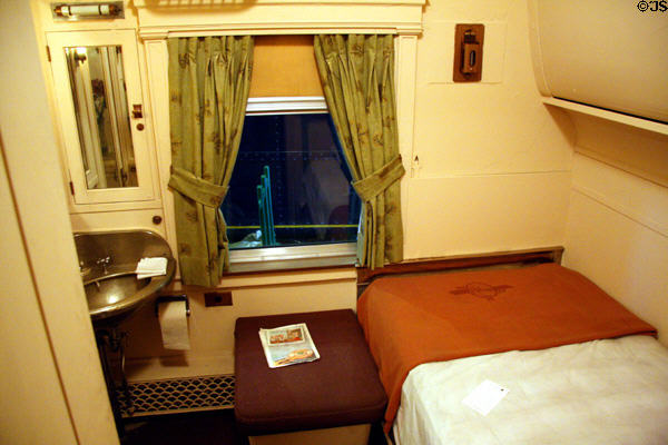 Bedroom aboard Erie business car #3 (c1929) at Steamtown. Scranton, PA.