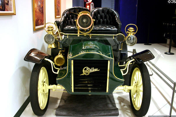 Cadillac Model E Runabout (1905) front view at AACA Museum. Hershey, PA.