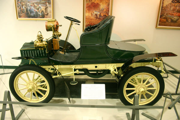 Cadillac Model E Runabout (1905) side view at AACA Museum. Hershey, PA.