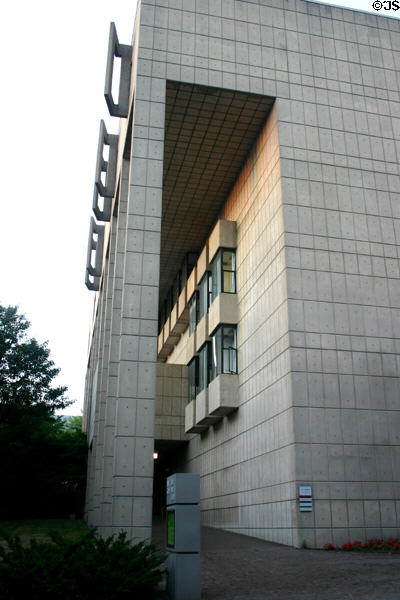 Brown University's List Art Building (1969-1971) (64 College St.). Providence, RI. Architect: Philip Johnson.