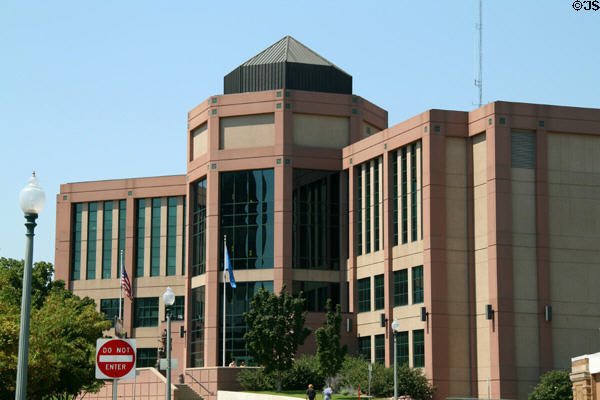 Minnehaha County Courthouse (1996) (425 N Dakota Ave.). Sioux Falls, SD. Architect: Architecture Inc..