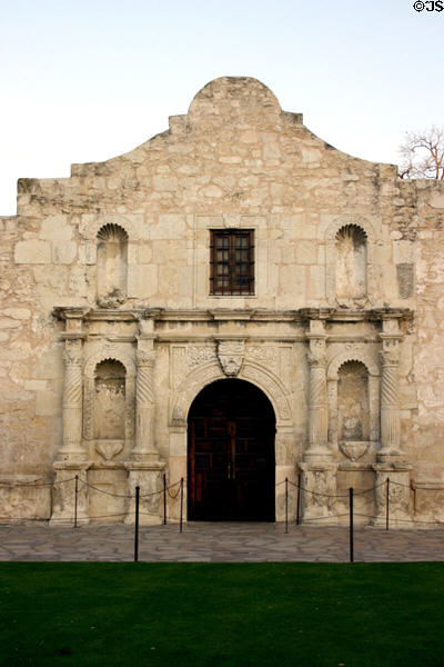 The Alamo facade. San Antonio, TX.