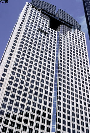JP Morgan Chase Tower (1987) (55 floors) (2200 Ross Ave.). Dallas, TX. Architect: Skidmore, Owings & Merrill.