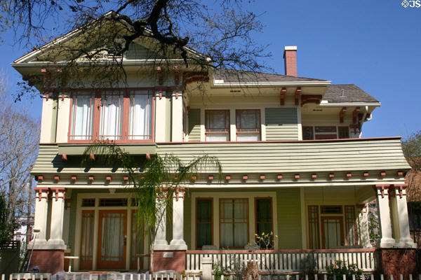 Henry Hackbarth house (1916) (1610 Sealy). Galveston, TX. Style: Craftsman.