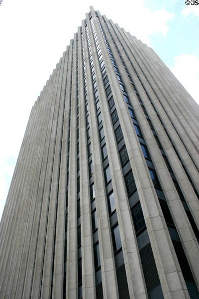 Bob Lanier Public Works Building (1968) (27 floors) (611 Walker St.). Houston, TX. Architect: Wilson, Morris, Crain & Anderson + Robert O. Biering.