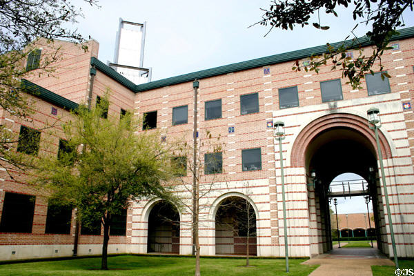 Rice University George R. Brown Hall. Houston, TX. Architect: Cambridge Seven Assoc..