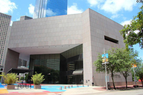 Jesse H. Jones Building (1976) of Houston Public Library. Houston, TX. Architect: Seth Irvin Morris.