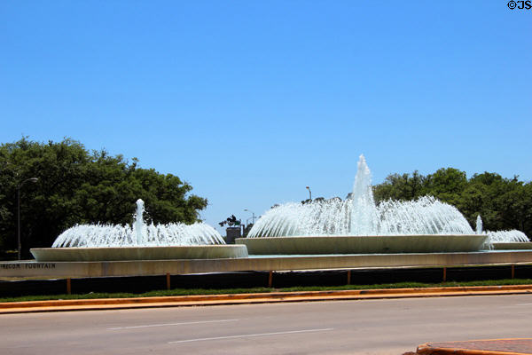 Fountains in traffic circles at entrance to Hermann Park. Houston, TX.