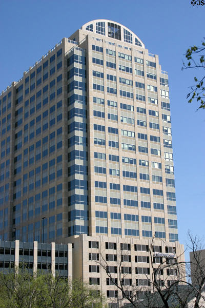 300 West Sixth Street (2002) (23 floors) (300 West Sixth St.) with barrel roof. Austin, TX. Architect: HKS Inc. with Page Southerland Page.