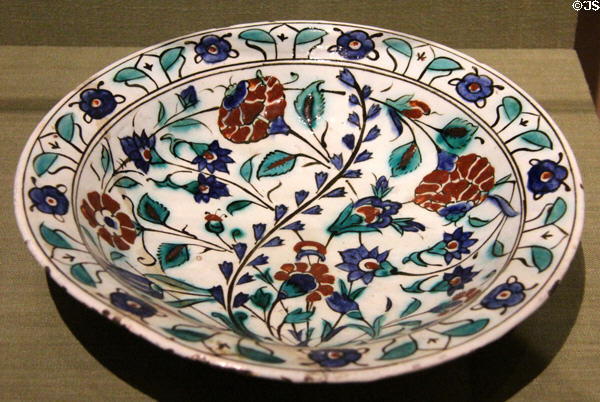 Earthenware dish with floral design (16-17thC) from Iznik, Turkey at San Antonio Museum of Art. San Antonio, TX.