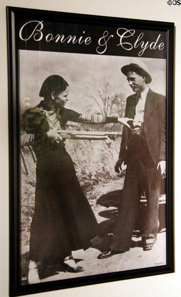 Photo of outlaws Bonnie & Clyde at Buckhorn Museum. San Antonio, TX.