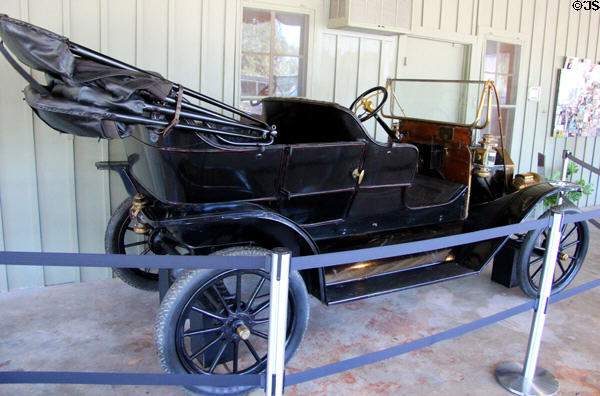 Ford Model T (1910) given to President Johnson by Henry Ford II at Lyndon B. Johnson NHP. Stonewall, TX.