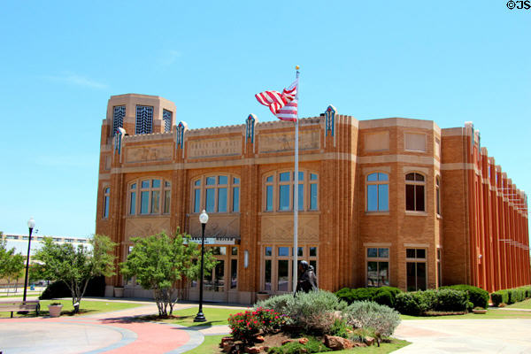 National Cowgirl Museum (2002). Fort Worth, TX.