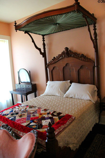 Half teeser (aka half tester) bed (1846) from New Orleans at Neill-Cochran House Museum. Austin, TX.