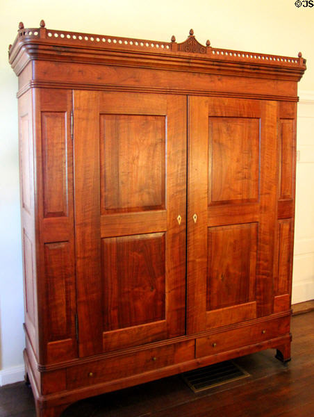Walnut wardrobe (Kleiderschrank) (1860) made by Franz Stautzenburger in Germany at Museum of Texas Handmade Furniture. New Braunfels, TX.