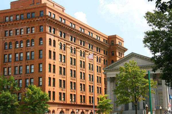 Citizens Bank Building (1899) [aka TowneBank] (9 floors) (109 E. Main St.) with U.S. Customhouse. Norfolk, VA.