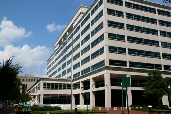 Norfolk Federal Building (1979) (8 floors) (200 Granby St.). Norfolk, VA. Architect: Vosbeck, Vosbeck, Kendrick & Redinger.