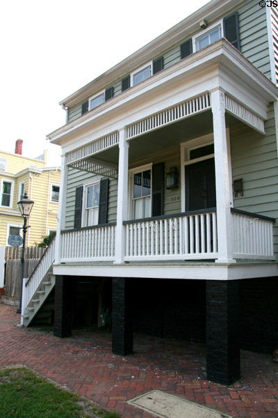 Brown-McMurran House (c1789) (359 Washington St.). Portsmouth, VA.