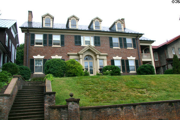 L.W.H Peyton House (1912) (307 E. Beverley St.). Staunton, VA. Style: Georgian Revival. Architect: Sam Collins.