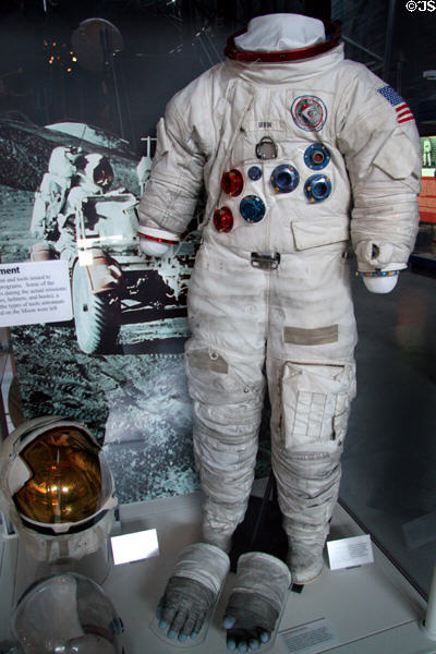 A7-LB spacesuit & helmet for Apollo 15 used by James Irwin (1971) at National Air & Space Museum. Chantilly, VA.
