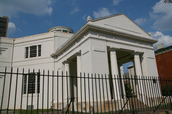 Monumental Church of Richmond (1812) (1224 E. Broad St.). Richmond, VA. Style: Neoclassical. Architect: Robert Mills. On National Register.