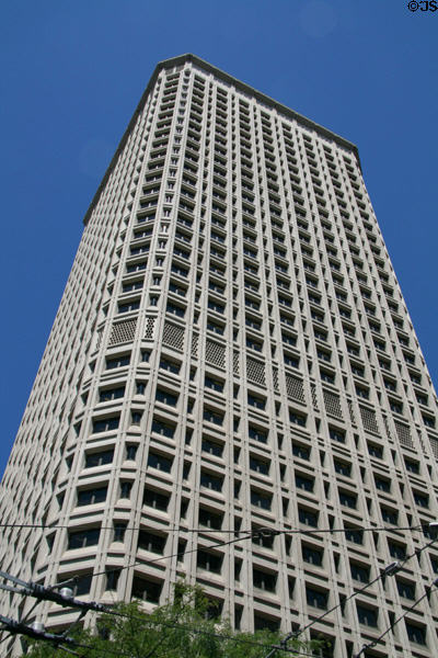 Henry M. Jackson Federal Building (1974) (37 floors) (915 2nd Ave.). Seattle, WA. Architect: Bassetti Architects.