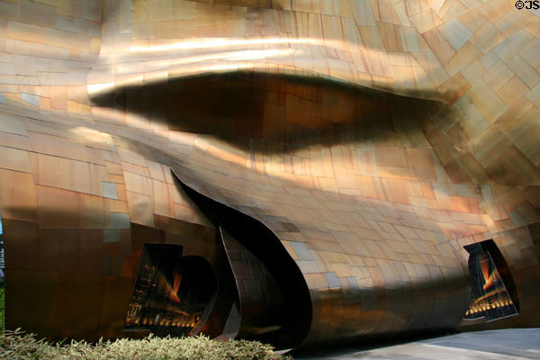 Gehry's bronze building looks like rocket vents on Science Fiction Museum end of EMP|FSM. Seattle, WA.