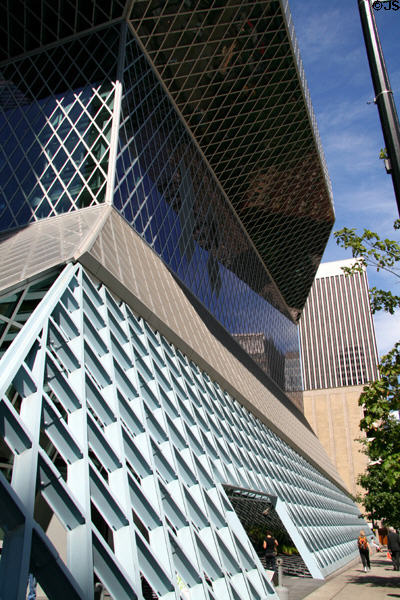 Central Seattle Public Library (2004) (1000 4th Ave.). Seattle, WA. Architect: Rem Koolhaas + LMN Architects.