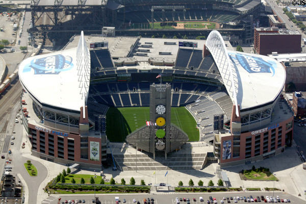 Qwest Field (2002) (800 Occidental Ave. S.). Seattle, WA. Architect: Ellerbe Becket + First & Goal, Inc..