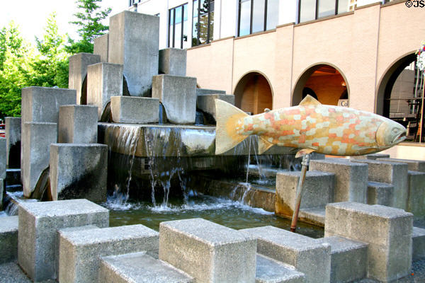 Salmon sculpture jumps in Tacoma fountain on Broadway. Tacoma, WA.