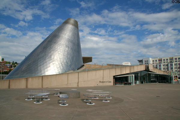 Tacoma Museum of Glass (2002). Tacoma, WA. Architect: Arthur Erickson.