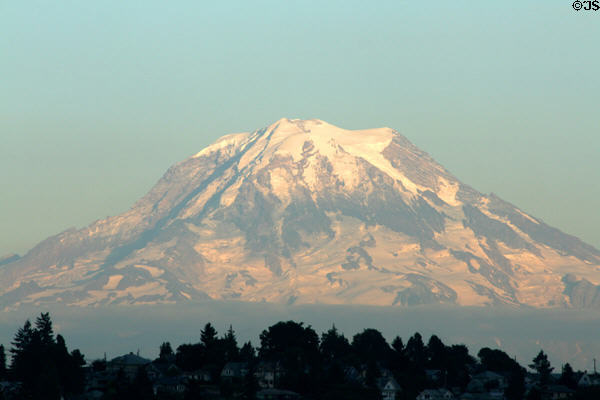 Mt Rainier on skyline of Tacoma. Seattle, WA.