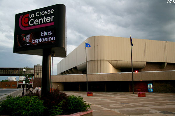 La Crosse Center convention center & arena (1980) (300 Harborview Plaza). La Crosse, WI. Architect: HSR Assoc..
