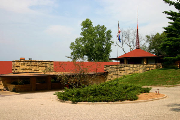 Taliesin Visitor Center (1956) designed by Wright in anticipation of tourism to Taliesin. WI. Architect: Frank Lloyd Wright.