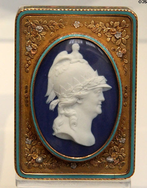 Wedgwood jasper plaque on gold snuff box (1800-1820) at Lady Lever Art Gallery. Liverpool, England.