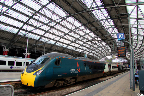 Avanti West Coast train at Lime Street Station. Liverpool, England.