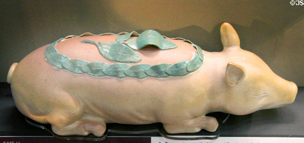 Stoneware tureen in shape of pig for stews & patés (c1795-1806) by Turner & Co. of Staffordshire at Walker Art Gallery. Liverpool, England.