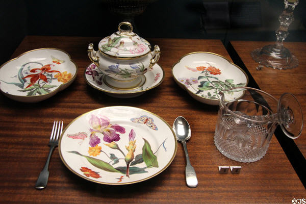 Derby porcelain dessert service (c1820) plus cut glass wineglass rinser (1800-30) at Walker Art Gallery. Liverpool, England.
