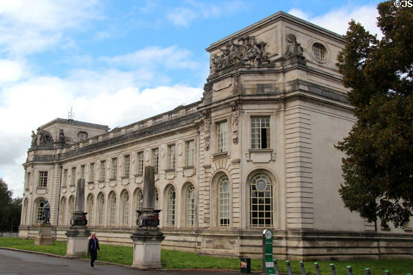 Cardiff Crown Court (1906) designed to complement the nearby Cardiff City Hall. Cardiff, Wales. Style: Edwardian Baroque. Architect: Lanchester, Stewart & Rickards.