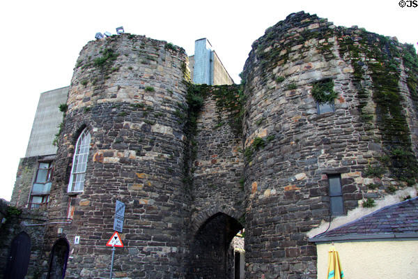 Gateway through walls between old town & harbor. Conwy, Wales.