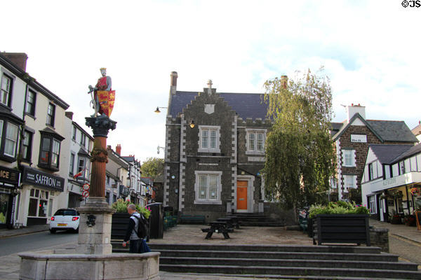 Lancaster Square with statue of Llywelyn the Great (ruled in 13thC) a warrior & diplomat who united most of Wales. Conwy, Wales.