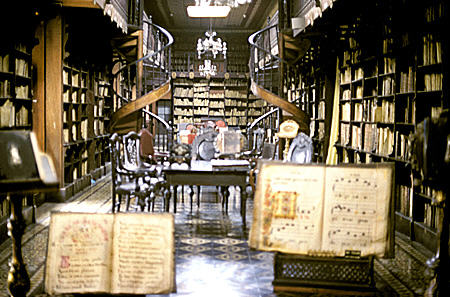 San Francisco Monastery Library in Lima with 25,000 volumes. Peru.