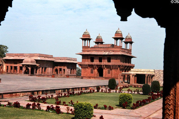 The Diwan-i-Khas Palace (c1585) at Fatehpur Sikri. India.