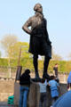 Thomas Jefferson monument by Jean Cardot on Quai Anatole France. Paris, France.