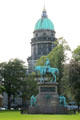 West Register House & Albert Memorial statue on Charlotte Square. Edinburgh, Scotland.